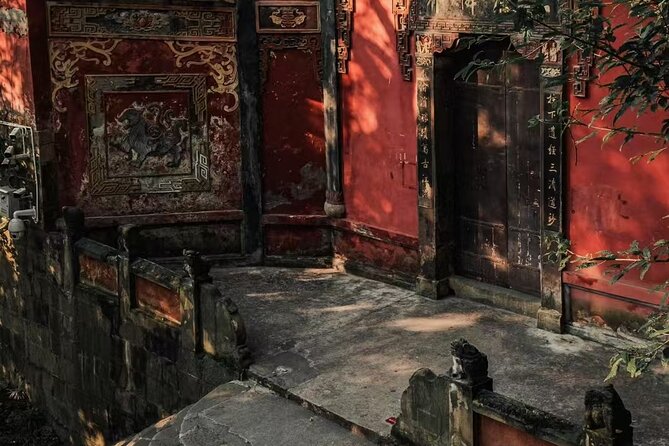 True Taste of Chongqing: Offbeat Walks & Hotpot in One Day - Huangjueya Old Street and the old Tea-Horse Road