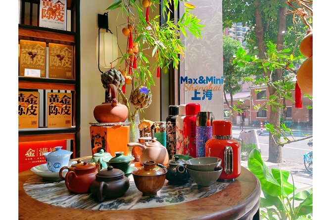 Unlock Chinese Tea: Culture, Science, Tasting & Hands-on Brewing - Practicing with a gaiwan and clay pots