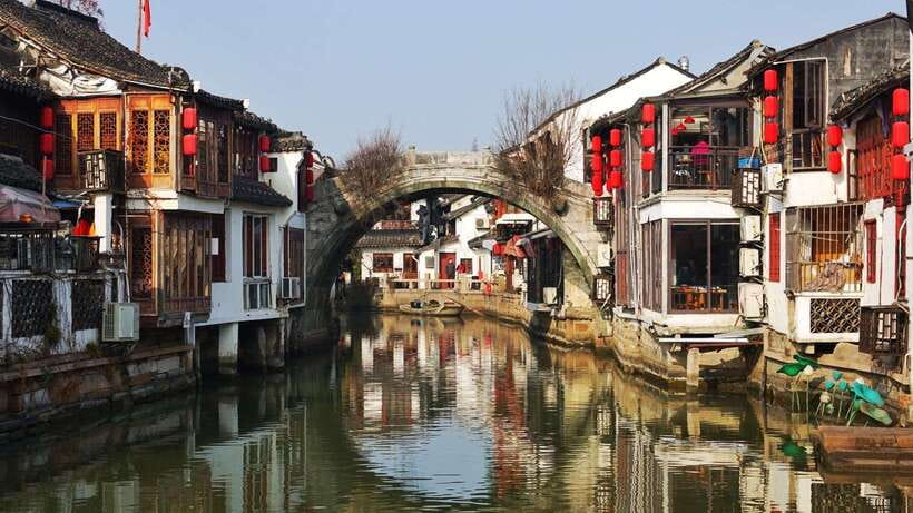 Water Town Zhujiajiao Shanghai: Boat Ride,Sights,Bites&Sips - Hexin Garden: a quiet stop among busier streets