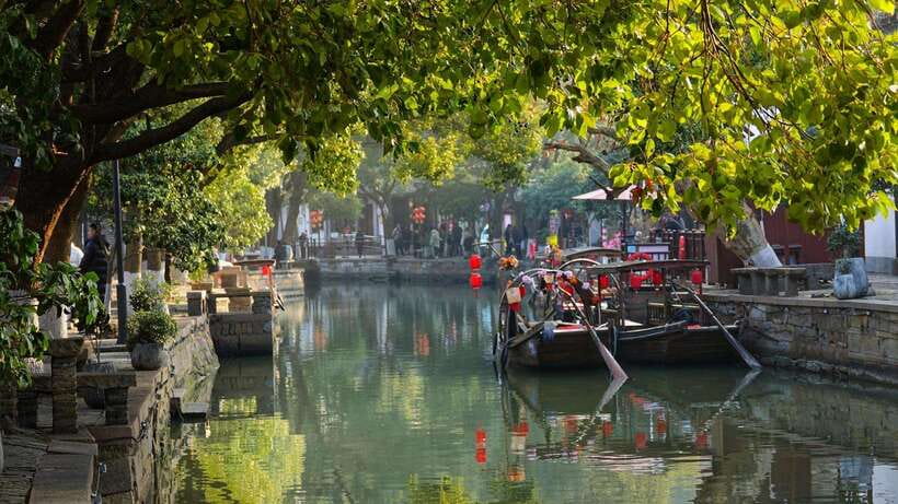 Water Town Zhujiajiao Shanghai: Boat Ride,Sights,Bites&Sips - Private vehicle or subway: the choice that changes the day