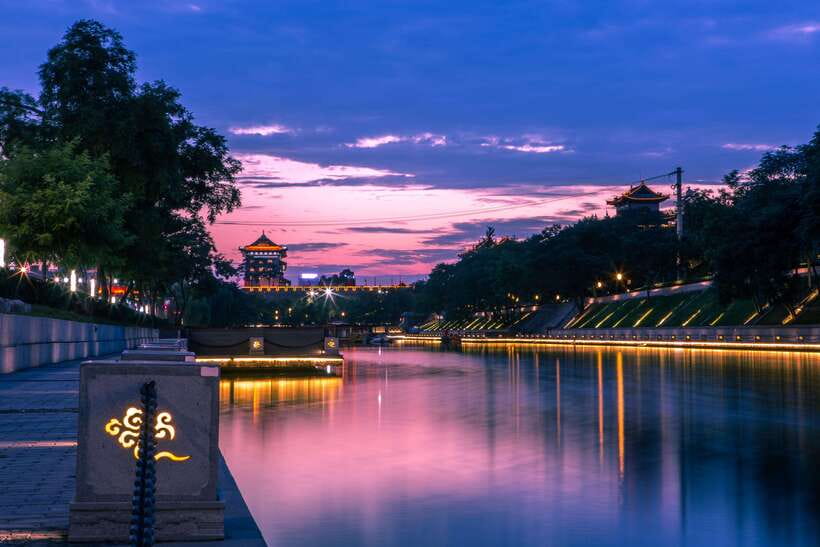 Xi'an: City Wall & Old Town Walking Tour w/ 10+ Food Tasting - Why the East Gate is a good ending point
