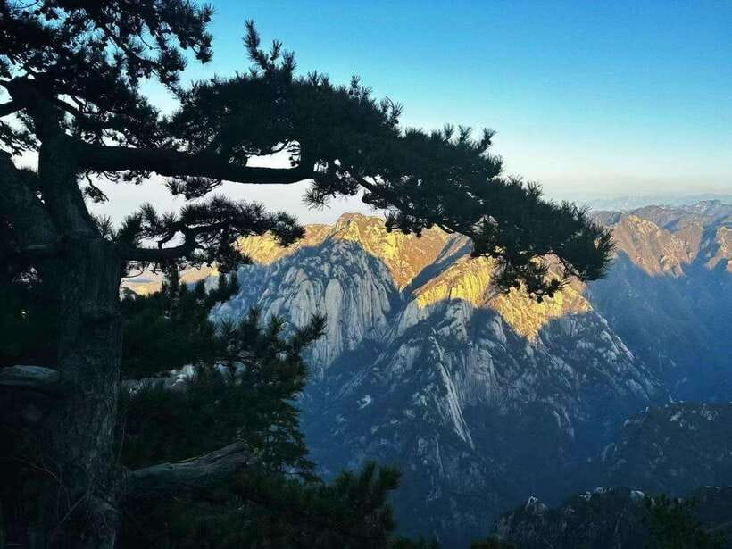 Xi'an: Hua Shan Mountain Private day Tour - What the scenery and Taoist setting add