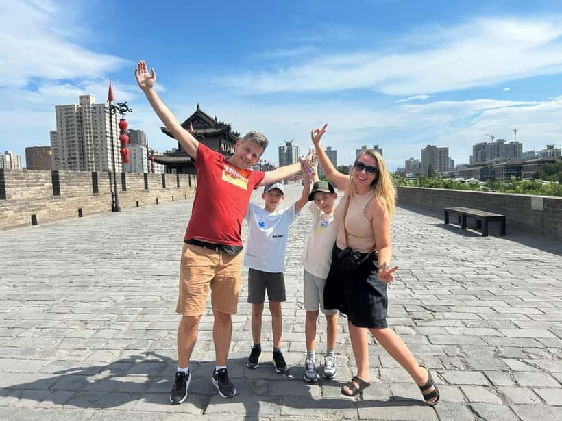 Xi'an: Morning Terracotta Army Tour with Local Family Lunch - A homemade lunch near the museum