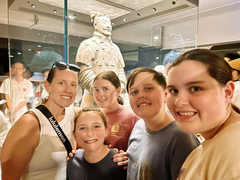 Xi'an: Morning Terracotta Army Tour with Local Family Lunch - Guides, language, and the small-group difference