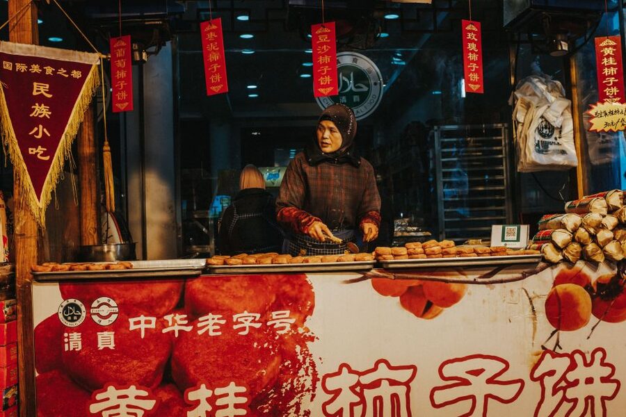 Xi'an Muslim Quarter Night Market Foodie Walking Tour - Who should book this evening walk