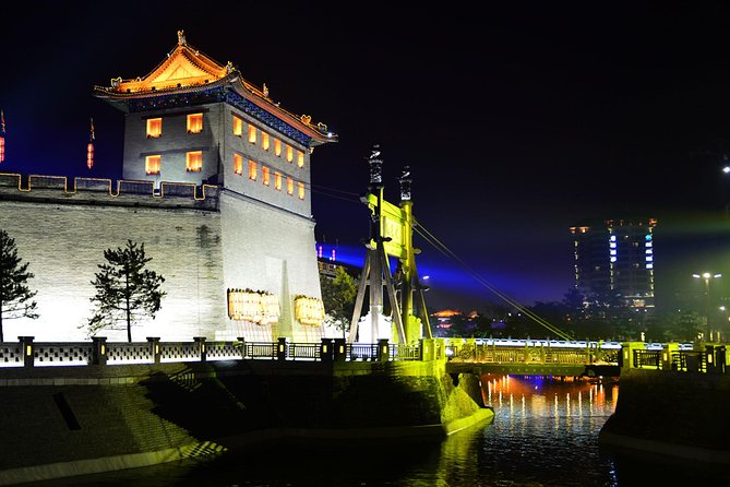 Xi'an Night Tour: South Gate Square and Big Wild Goose Pagoda Square - What $105 per person buys you