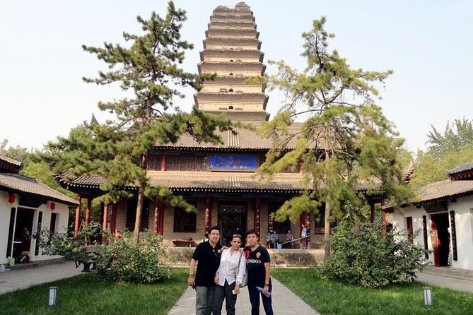 Xi'an Private Full-Day Tour with Terracotta Warriors, City Wall - Xi’an City Wall: walk, look, or rent a bicycle