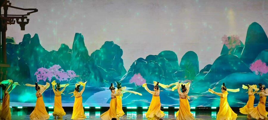 Xi'an: Tang Dynasty Music and Dance Show with Round Trip Transfer - Should you book the Tang Dynasty show?