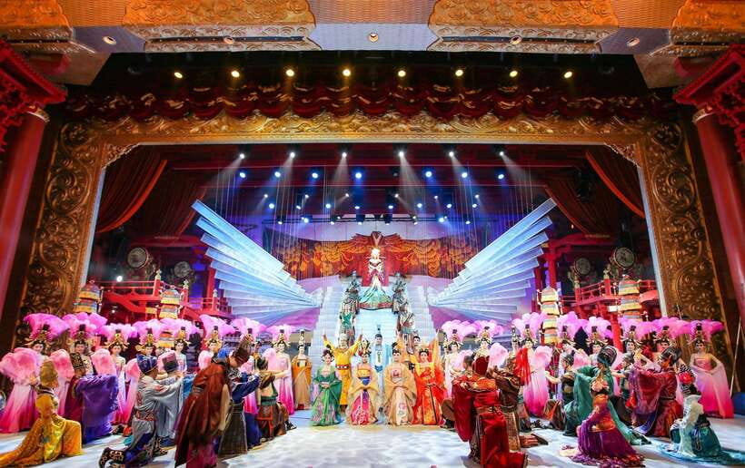 Xi'an: Tang Dynasty Show Tickets Booking - Entering the Tang Dynasty Music Palace