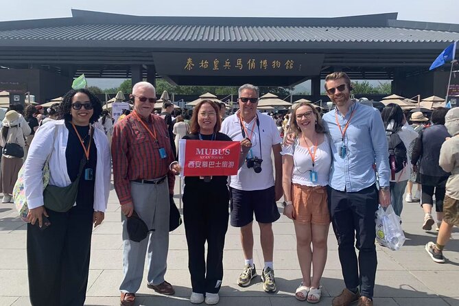 Xi'an: Terracotta Warriors All-Inclusive Bus Tour with Lunch - What the guide adds to the museum visit