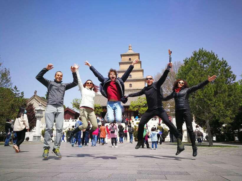 Xi'an: Top 3 Highlights All Inclusive Private Day Tour - A local lunch and a useful pause