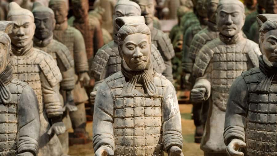 Xian: Bus Tour of Terracotta Warriors With Guide & Lunch - How much help does the guide provide?