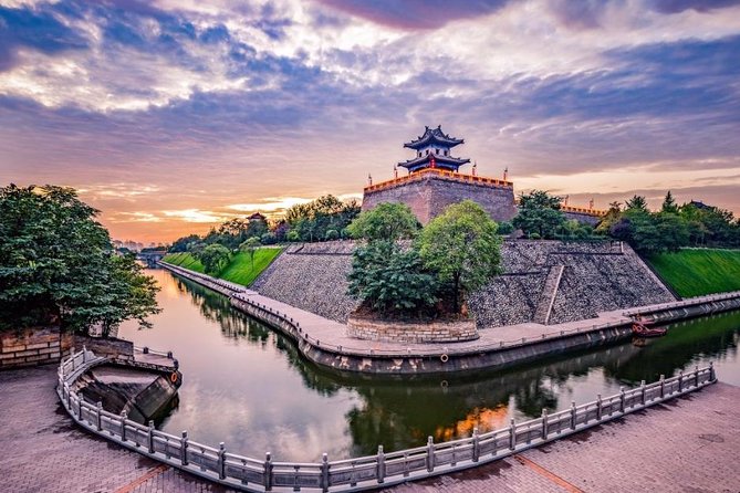 Xian Terracotta Warriors and City Wall Private Day Tour - Lunch is flexible, but not included