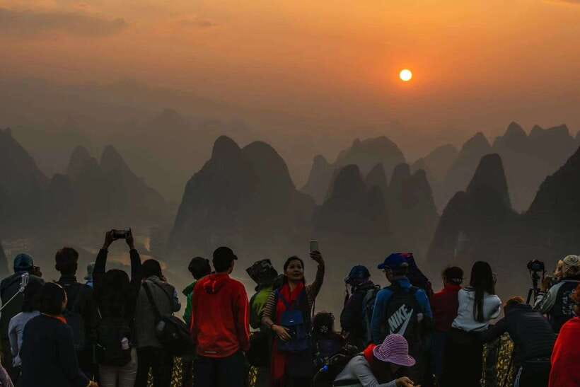 Yangshuo/Guilin: Full- or Half-Day Xianggong Hill Sunrise - Optional bamboo boating after the hill