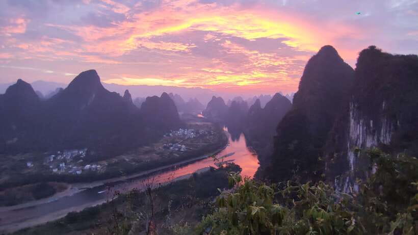 Yangshuo/Guilin: Full- or Half-Day Xianggong Hill Sunrise - The guide and private-car advantage