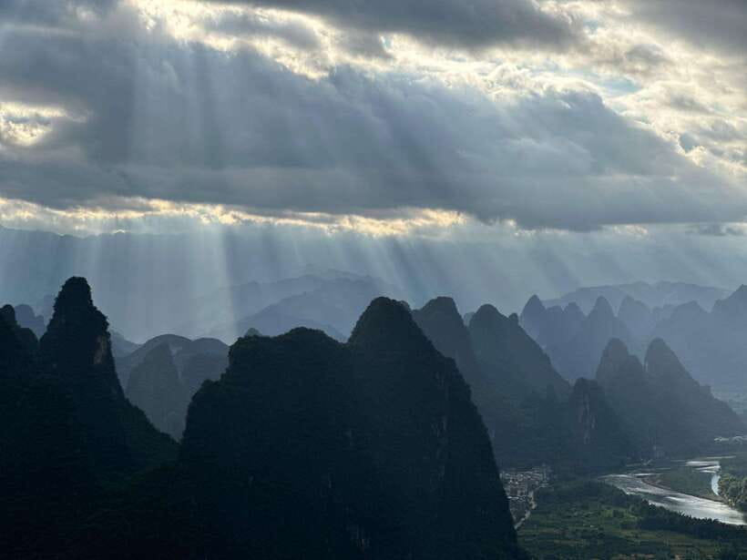 Yangshuo/Guilin: Full- or Half-Day Xianggong Hill Sunrise - A 4:00 AM pickup from Yangshuo or Guilin