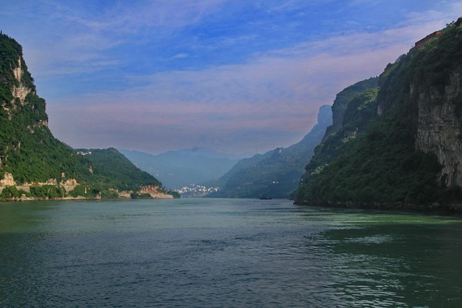 Yangtze River Cruise from Yichang to Chongqing Upstream in 5 Days 4 Nights - Day 3: Wu Gorge, the Lesser Three Gorges, and Qutang Gorge