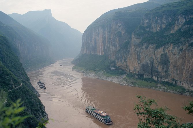 Yangtze River Cruise from Yichang to Chongqing Upstream in 5 Days 4 Nights - Day 4: Fengdu and a final evening aboard