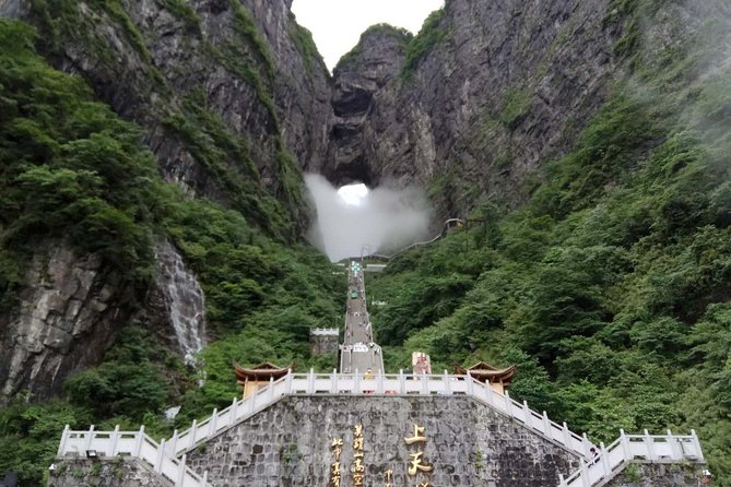 Zhangjiajie 2 days highlight tour - Yuanjiajie and the 350-meter Sky Pillar