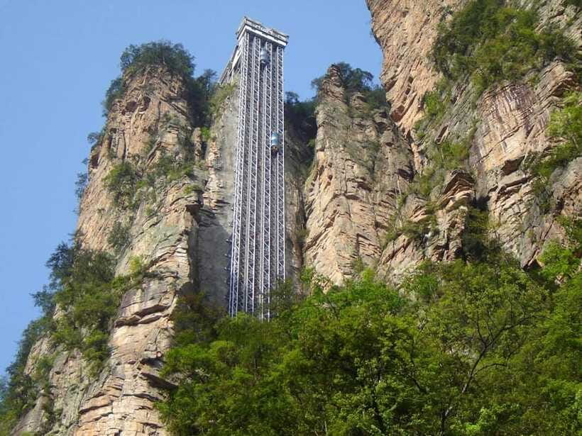 Zhangjiajie: Highlights Tour with Glass Bridge & Cable Car - What the private guide adds