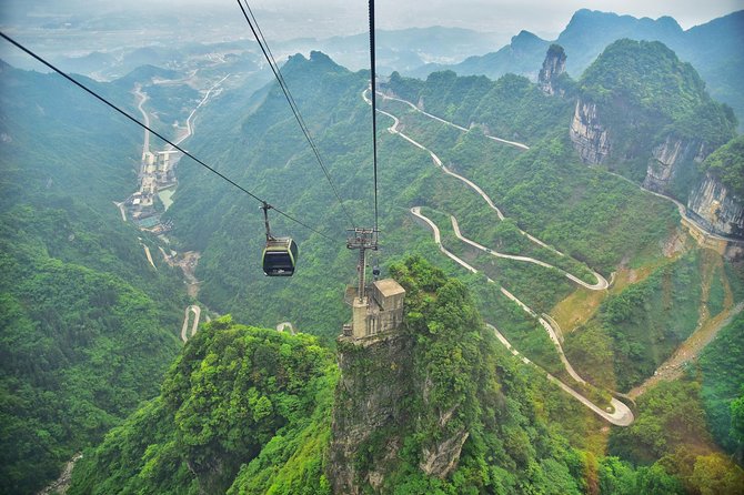 Zhangjiajie Tianmen & Glass Bridge Private All-Inclusive Tour - Walking the cliffside plank road