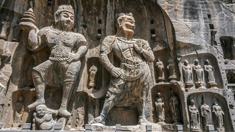 Zhengzhou: Private Tour to Shaolin Temple & Longmen Grottoes - Lunch and the road to Luoyang