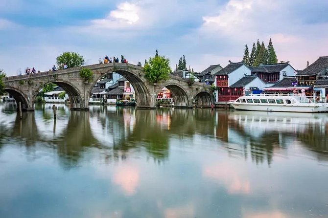 Zhujiajiao Water Town Self-Guided Tour with Private Transfer from Shanghai - Why Zhujiajiao works as a half-day escape