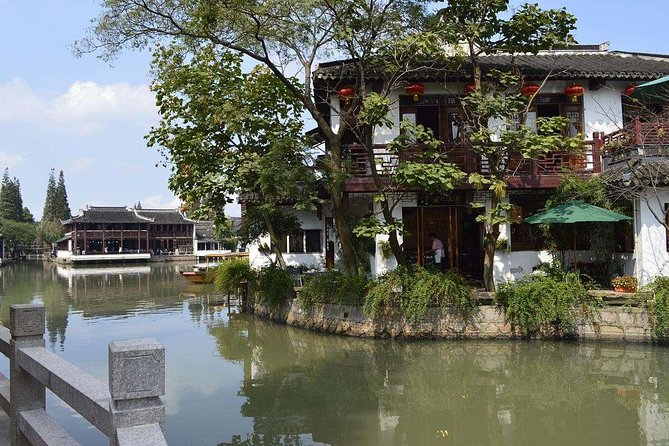 Zhujiajiao Water Village & Seven Treasure Town Day Tour from Shanghai - What Qibao Gives You That Zhujiajiao Does Not